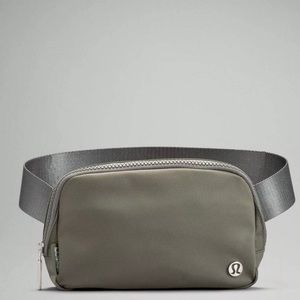 NWT Lululemon Everywhere Belt Bag in Grey Sage